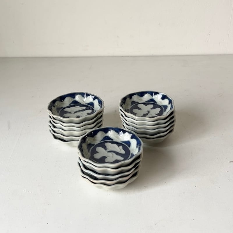 瀬戸焼　豆皿　5客揃い　骨董　古美術　豆皿 明治 大正期 古い瀬戸焼の豆皿［1枚の価格］在庫17枚 朝顔＋波絵 染付