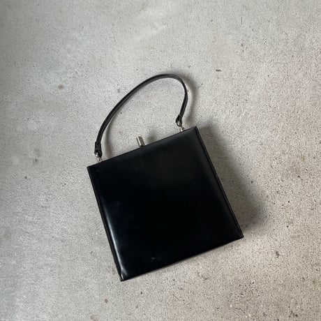 古いレザーのハンドバッグ  スムースレザー ブラック がま口型 ヴィンテージバッグ フォーマル 中古良品