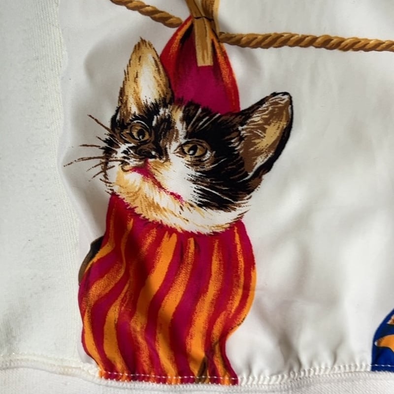 CHADORIAN チャドリアン 猫柄のトレーナー サテンフロント 猫画 総柄