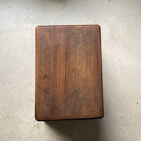 昭和期 木製無垢 古い踏台 ヴィンテージステップ  杉無垢材 丸穴屑入れデザイン  グッドバランス