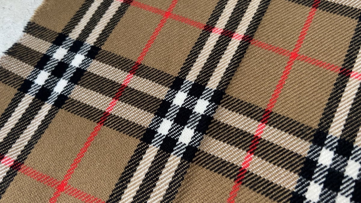 BURBERRYS バーバリーズ LAMBSWOOL 100% ラムウール マフラー BURBERRYS バーバリーズ LAMBSWOOL 100% ラムウール マフラー