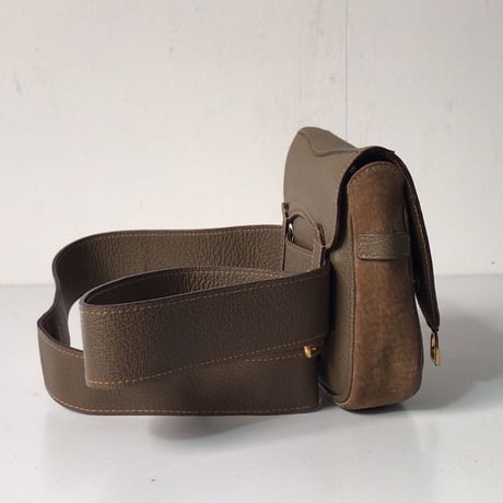 GUCCI グッチ オールドグッチ  サドル型  レザー /スエード ウエストポーチ グレージュ/ベージュ ヴィンテージ 中古美品