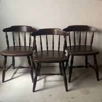 TAIHEI 太平 飛騨家具 木の椅子 木製ヴィンテージダイニングチェア ダークブラウン 座面鋲打ちファブリック ローバックウィンザーチェア 木工家具 古家具 1点の価格です(在庫1点有)