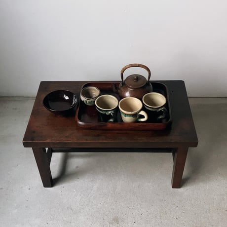1953年 昭和28年 戦後すぐの古く小さい座卓  ローテーブル 文机 花台 飾り台 黒ヤケ 無垢材 一枚天板 グッドエイジング