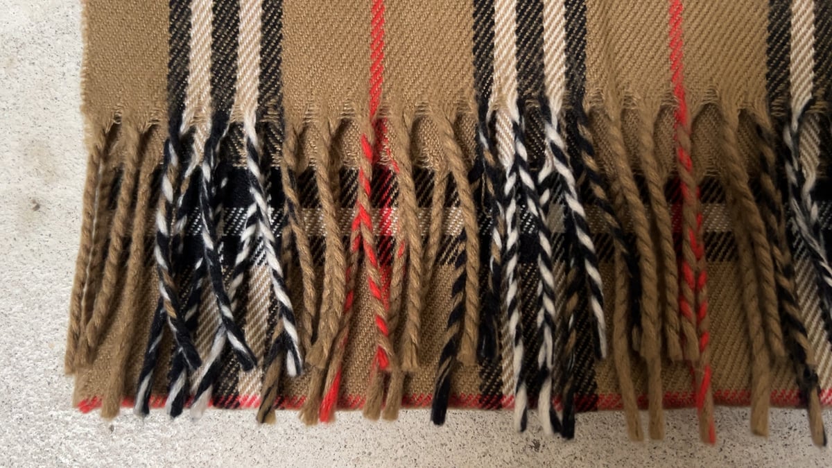 BURBERRYS バーバリーズ LAMBSWOOL 100% ラムウール マフラー BURBERRYS バーバリーズ LAMBSWOOL 100% ラムウール マフラー