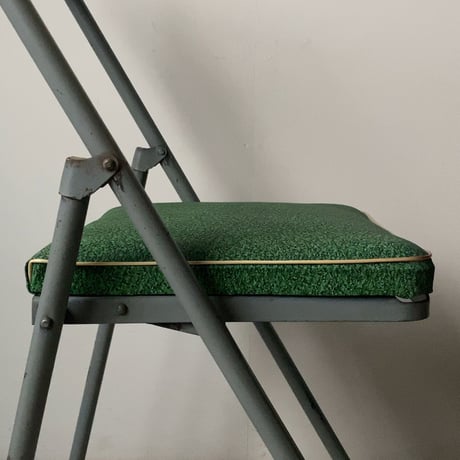 古い折り畳み椅子  1950-1960年代 ヴィンテージフォールディングチェア  マイクロカモフラージュ柄  迷彩 グリーン/グレー  良品