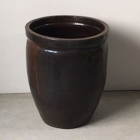 古い水瓶  民藝壺 ・甕 (高さ約42cm幅約35cm)   メダカ鉢  睡蓮  ハス 水栽培 ガーデニング ビオトープ 水中昆虫 飼育器　無傷完品