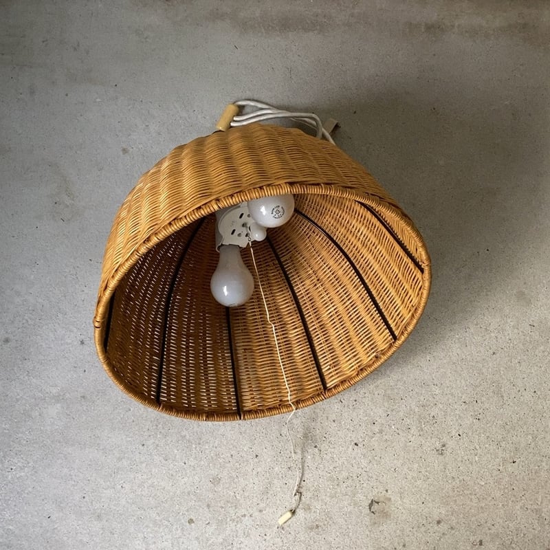 ラタン製 半ドーム型シェード ペンダント照明 3灯タイプ（メイン球2+豆