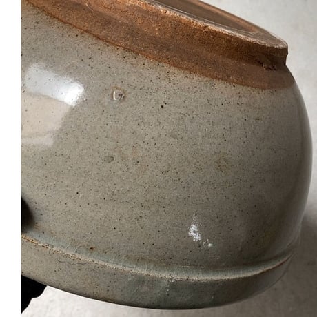 古いこね鉢(ストーンウェアA) 幅約26cm シンプル大鉢 巨大ボウル 荒い目跡 小ぶり メダカ鉢 水栽培 ビオトープ  完品