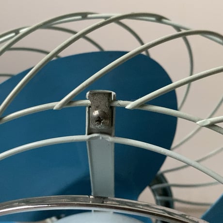 SILVER DESK FAN シルバーデスクファン (SILVER MFG.CO.LTD) ヴィンテージ卓上扇風機 小型 3枚金属羽根 レトロ家電 ブルー/クリームブルーグレー 良品