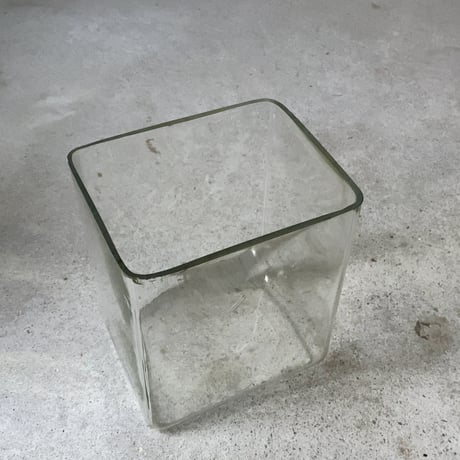 アンティーク ガラス器 幅約17.5cm 立方体 オールド金魚鉢 ベタ鉢 メダカ鉢 水草鉢 気泡ガラス ゆらゆらガラス 古い硝子