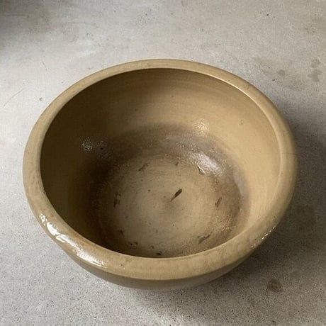 古い甕 約36cm 灰釉 特大こね鉢 昭和初期 民藝甕 瓶 メダカ鉢 金魚鉢 睡蓮鉢 水栽培 ガーデニング  ビオトープ  ニュウあり