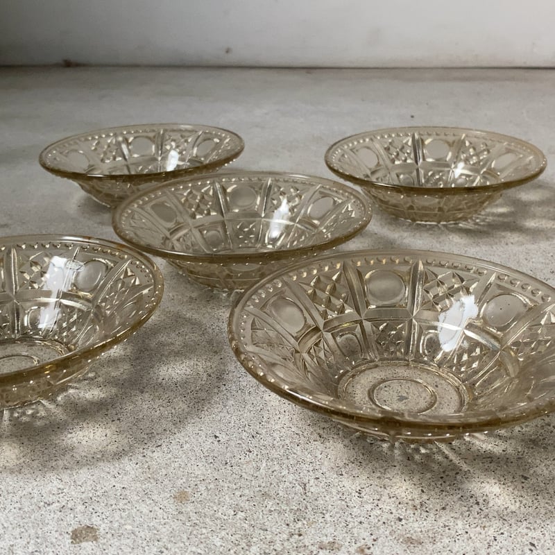 アンティークプレスガラス　プレート アンティークプレスガラス デザートプレート 1枚の価格です。デザート