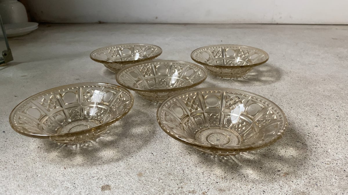 アンティークプレスガラス　プレート アンティークプレスガラス デザートプレート 1枚の価格です。デザート