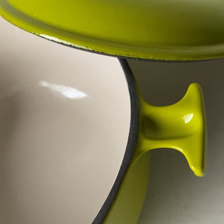 Le Creuset  ル・クルーゼ   ”Mama”シリーズ  ココットロンド 17 ママシリーズ  オールドルクルーゼ フランス ヴィンテージ  箱フラッシャー側面シール有り デッドストック