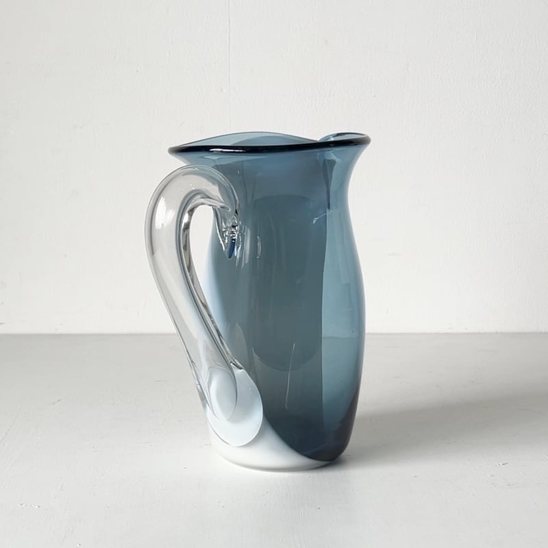 日本の古い硝子ピッチャーとグラス5個のセット ブルーグレーと白の