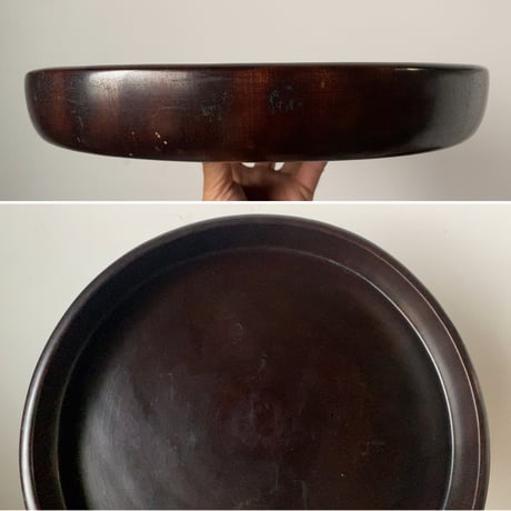 古い木製くり抜き盆 黒々とし鈍い艶感 木製トレー 34.5cm お盆 木工品 肉厚 素地 工芸品 民藝 ヴィンテージトレー 完品