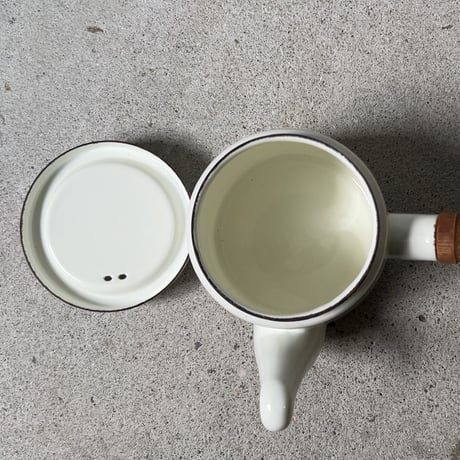 NORITAKE  couleur ノリタケ クルールシリーズ ホーロー製ハンドル付きミニケトル  ホワイト(アイボリー)  琺瑯 木製無垢 ハンドルポット 中古良品