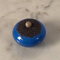 フランス アンティーク 青い小物入れ  陶器  唐草金具蓋 ポット ボンボニエール  シュガーポット  金平糖入れ 菓子器 ヴィンテージ