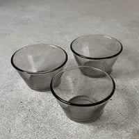 ヴィンテージ ガラス器 昭和初期 グレーベース ゆらゆら 気泡 硝子 デザート器 かき氷器 小鉢 古い器 モダンデザイン 完品  ３点セット4500円