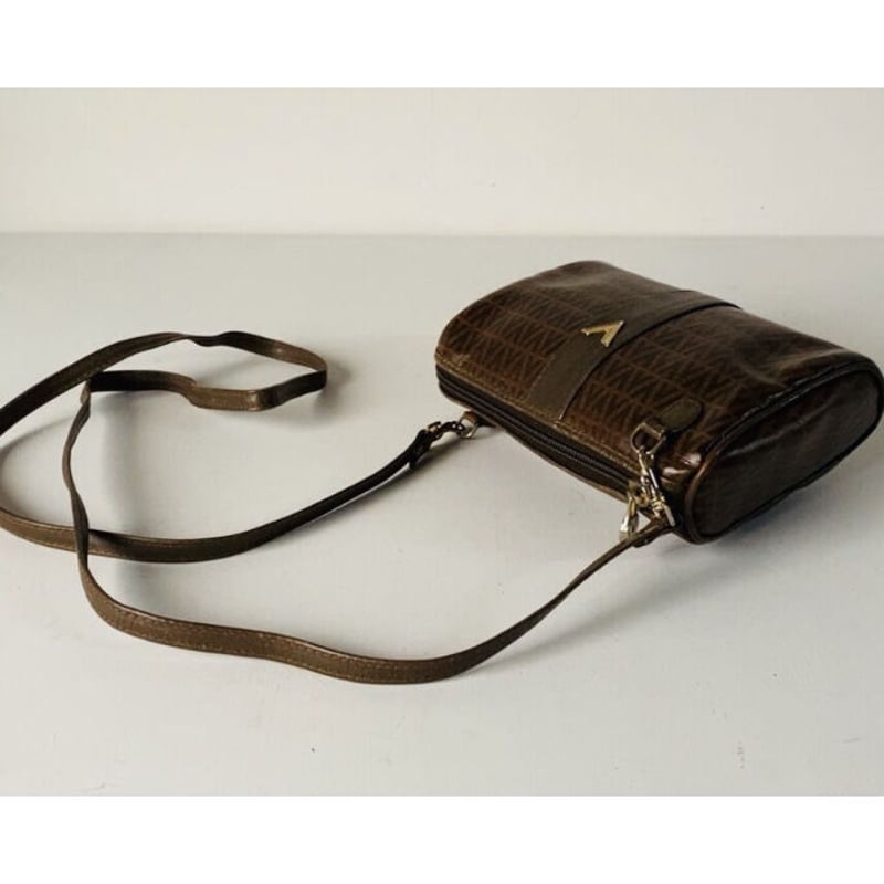 VALENTINO オールドヴァレンチノのミニミニショルダーバッグ 幅 VALENTINO オールドヴァレンチノのミニミニショルダーバッグ 幅
