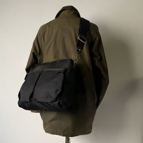 Felisi フェリージ  02-16 イタリアリモンタ社ナイロン/バケッタレザー ブラック 真鍮金具 ショルダーバッグ メッセンジャーバッグ 中古美品