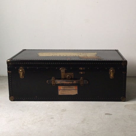 OSHKOSH TRUNKS inc (オシュコシュ社製 )  大型ヴィンテージトランク  ブラック 真鍮金具  made in New England  アメリカ製
