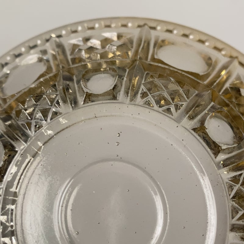 アンティークプレスガラス デザートプレート 1枚の価格です。デザート