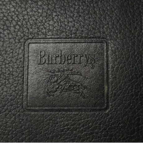 Burberrys バーバリーズ  クラッチバッグ  ブラックレザー インナーはノバチェック仕立  オールドバーバリー ヴィンテージバーバリー セカンドバッグ エンボスロゴ 中古良品