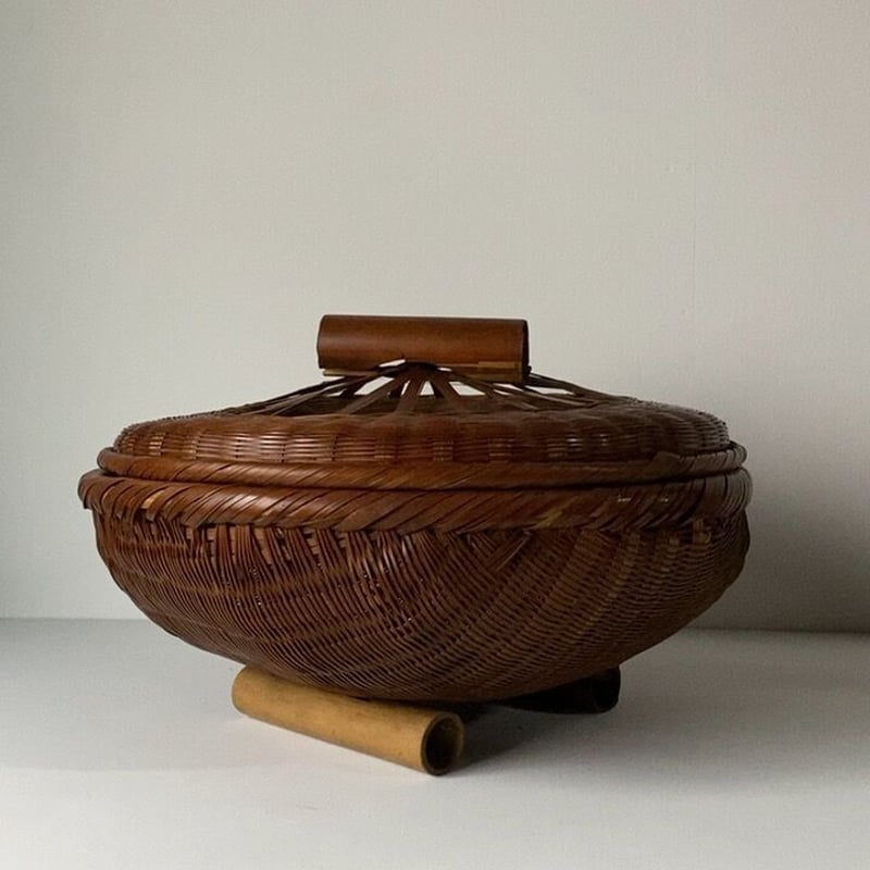 古い竹編みの水切り籠(蓋付き) 昭和初期 竹編み 工芸品 竹工芸 古い竹編みの水切り籠(蓋付き) 昭和初期 竹編み 工芸品 竹工芸