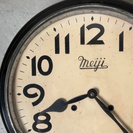 meiji   明治時計社  made in NAGOYA  ジャパンヴィンテージ  トーマス型ゼンマイ時計 振り子時計 ボンボン時計 古時計 壁掛け 大きめ学校時計 黒時計 良フォント  実働品