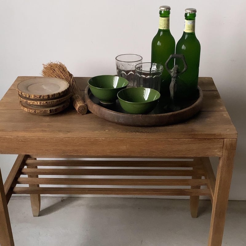 サイドテーブル レトロ 古家具 古材 ラワン天板 無垢材 木製 カフェ アンティーク コーヒーテーブル 無塗装 ラワン無垢材 小ぶり
