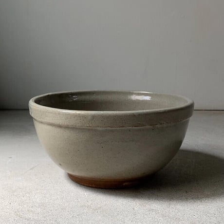 古いこね鉢(ストーンウェアA) 幅約26cm シンプル大鉢 巨大ボウル 荒い目跡 小ぶり メダカ鉢 水栽培 ビオトープ  完品