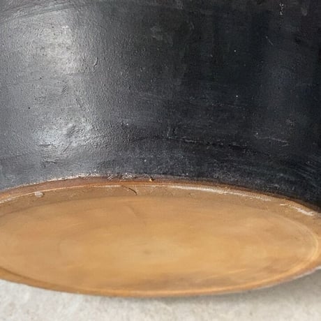 手捻りの古い大壺  古壺  古甕 古民藝 焼物  高さ38cm幅37cm   メダカ鉢 睡蓮鉢 金魚鉢 ハス 水栽培 水中昆虫 ビオトープ 玄関壺 傘立　完品