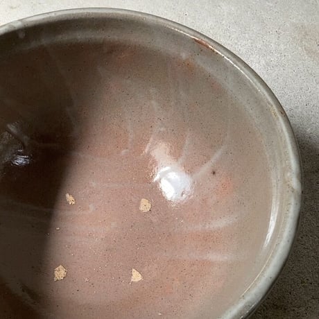 古いこね鉢(ストーンウェアB) 幅約26cm シンプル大鉢 巨大ボウル 荒い目跡 小ぶり メダカ鉢 水栽培 ビオトープ