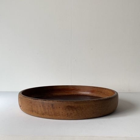 欅  くり抜き 丸盆  木製  無垢材  33.5cm  木のお盆  トレー  木工品 工芸品  美エイジング  ヴィンテージフォークアート  アンティークキッチンツール