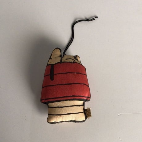 ヴィンテージ スヌーピー の綿入りマスコット  ぬいぐるみキーホルダー ツイルSNOOPY  オールドスヌーピー  コットンチャーム made in hongkong