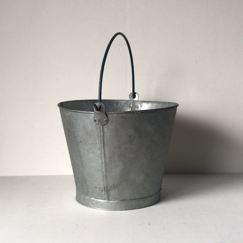 アンティーク 鉄製 バケツ 切り抜き ヴィンテージ アンティーク 鉄製 バケツ 切り抜き ヴィンテージ