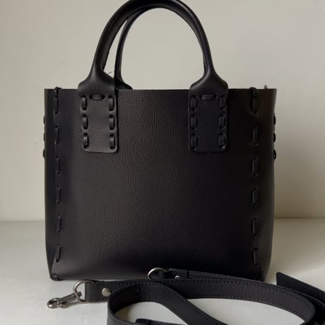 POMTATA ポンタタ  SAKU TOTE 'S  2WAYトートバッグ レザー シボ革 上質レザー ブラック ミニトート クロスショルダー 日本製 中古極美品