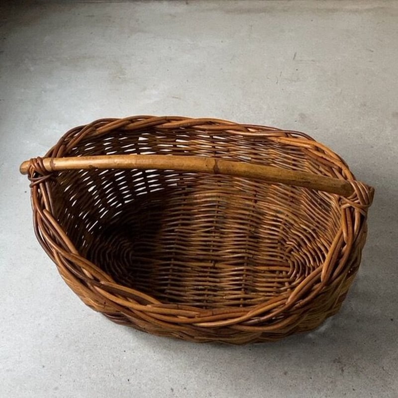 古いアラログの大籠 持ち手かご 幅約58cm ワンハンドルカゴ 飴色にヤケ