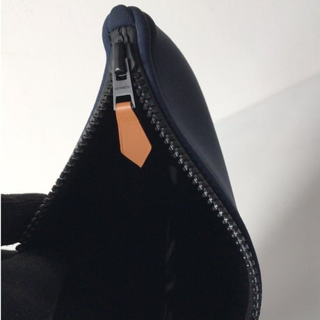 HERMES エルメス ネオバン PM フラットポーチ ネイビー/ブラック金具 ロゴ入りコスメポーチ 化粧ポーチ 小物入れ インバッグ 中古美品