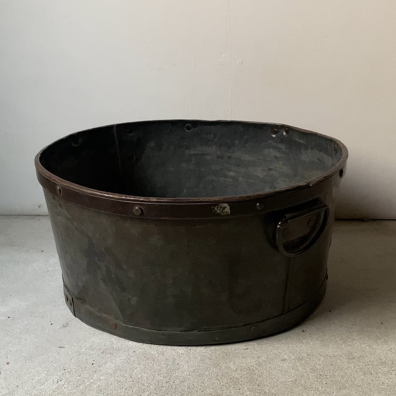 古い銅とブリキの大タライ 双耳付き スペシャルエイジング 鉢カバー