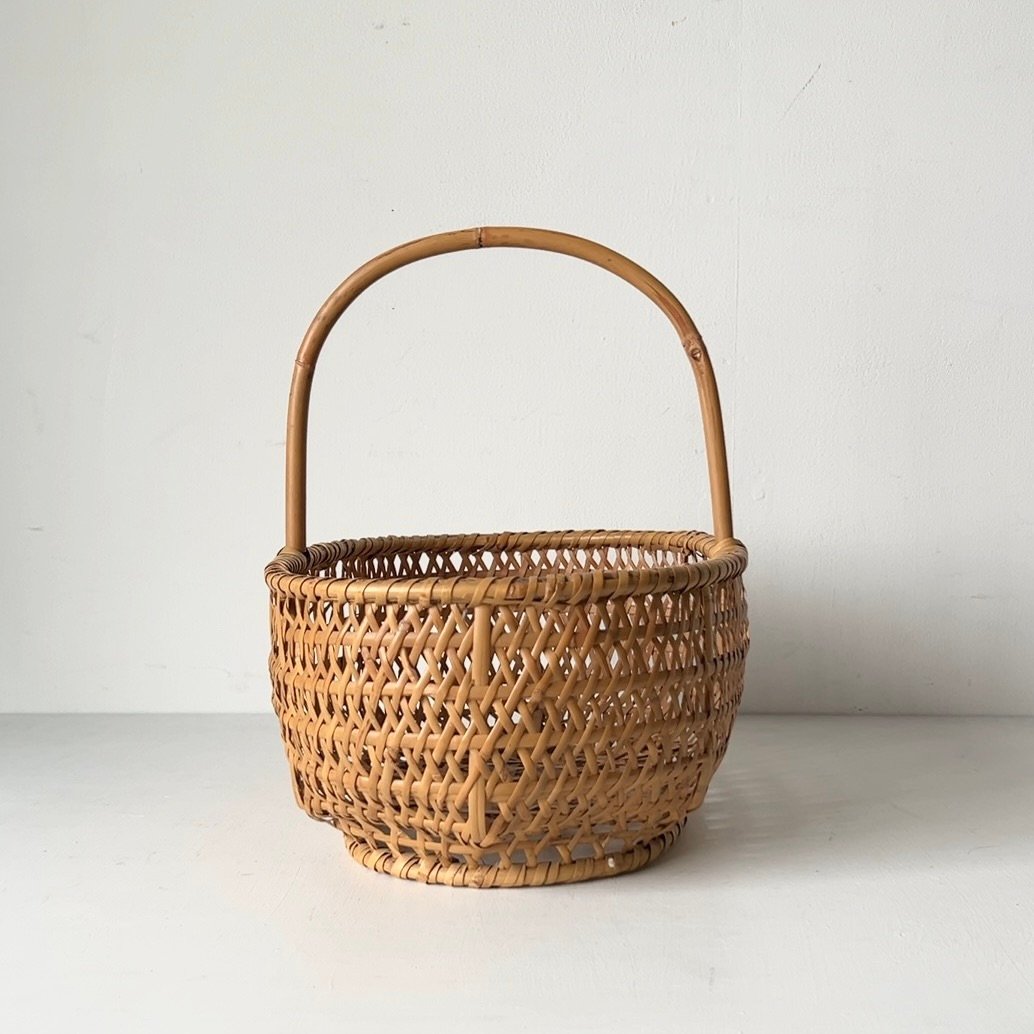 竹編みの市場籠 幅約35cm ワンハンドルの竹籠 市場籠 野菜籠 洗い籠 足