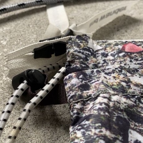 and wander アンドワンダー テント柄シルサコッシュ 総柄 転写プリント斜めがけポシェット ショルダーバッグ 山系 フェス サコッシュ 中古美品