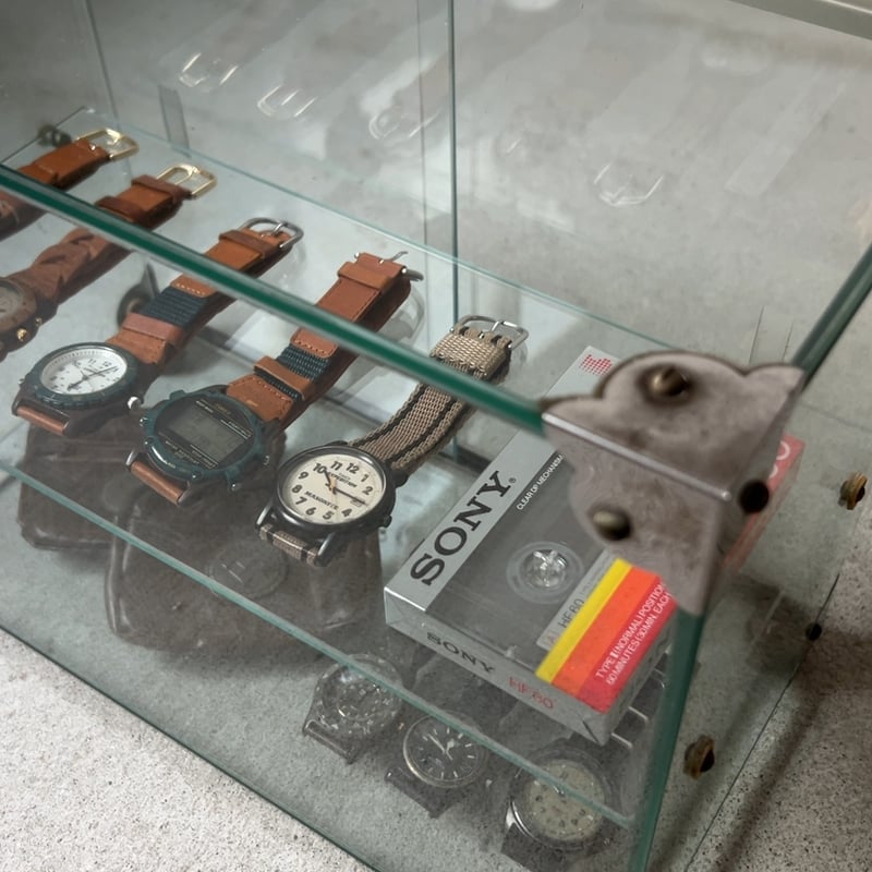 ヴィンテージ ガラスケース 昭和期 小型 幅約35cmの小さめ2段1枚棚板