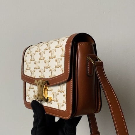 CELINE セリーヌ  ティーントリオンフ  188882BZ4.01.BC  コーティングキャンバス/カーフレザー 2022年製. 中古極美品(新品同様)