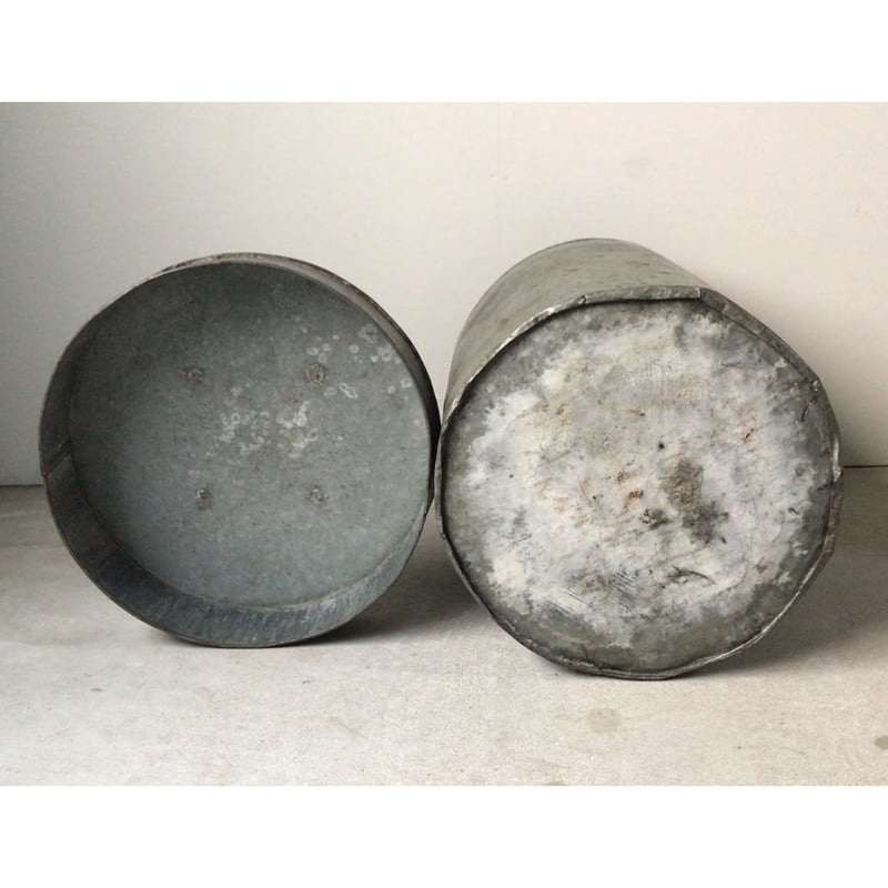 ビンテージ インダストリアル レトロ ブリキ缶 蓋付き 筒型