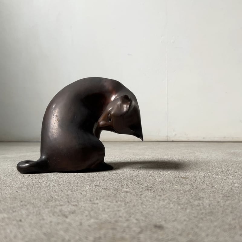 ブロンズ猫像 ヴィンテージドール 古い銅の猫 置物 しとやかな猫