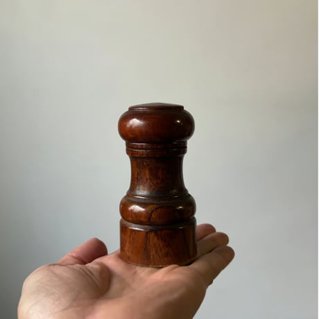 KUSAKABE  クサカベ  木製 ソルトボトル   木製無垢 グッドエイジング ヴィンテージキッチンツール 純喫茶備品 良品