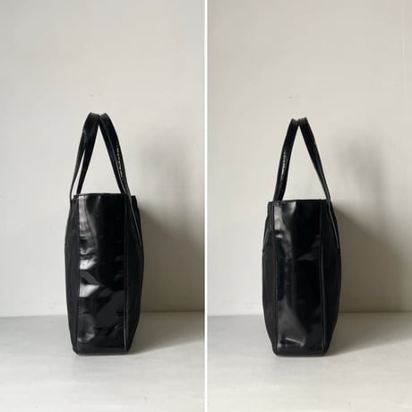 90s VINTAGE PRADA ナイロン/ガラスレザー コンビ 小さめトートバッグ 型押しエンボスロゴ 軽量トートバッグ シンプルデザイン　オールドプラダ 中古良品